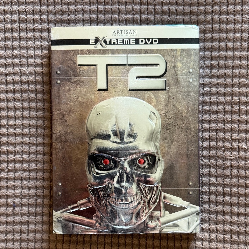 Terminator T2 2-Disc Extreme DVD with Metallic Cover